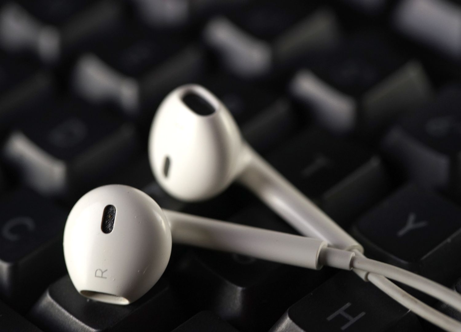 Earbuds and hearing loss 28-02-2023 (2)